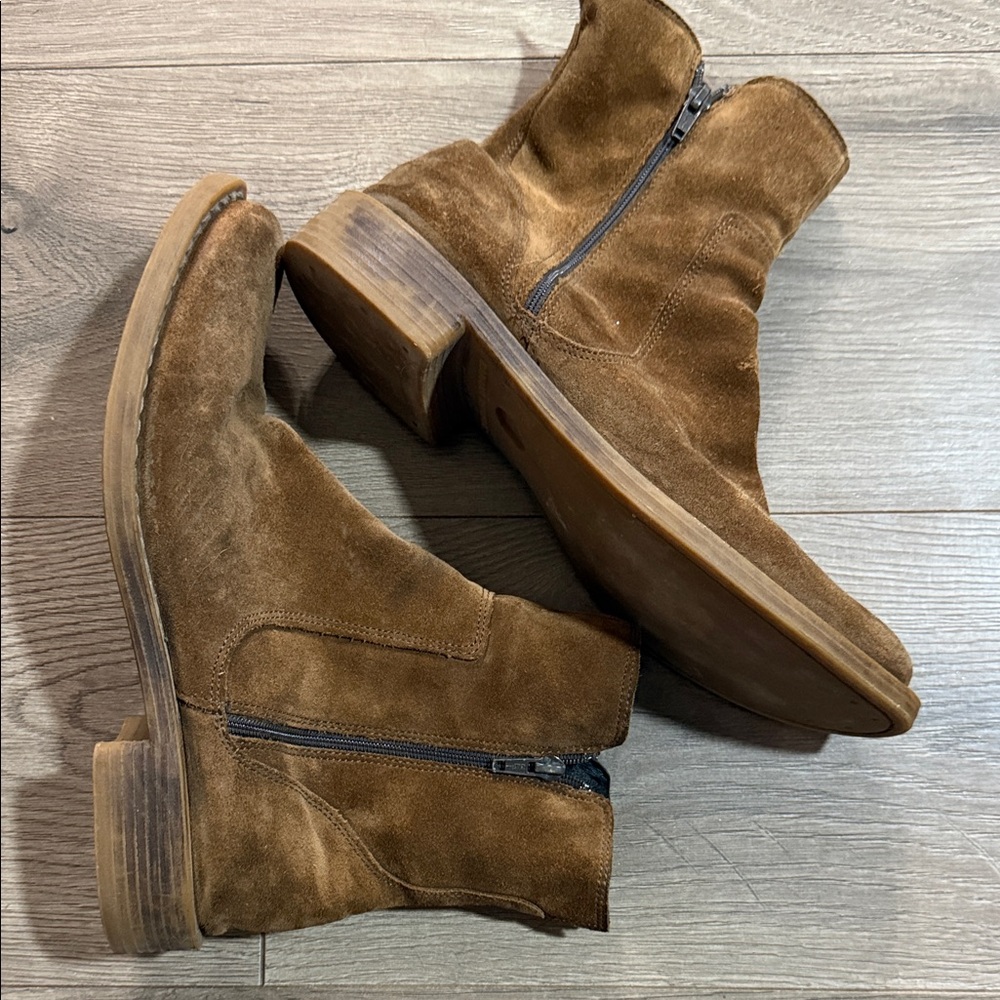 Banana Republic Men’s Brown Suede Ankle Booties